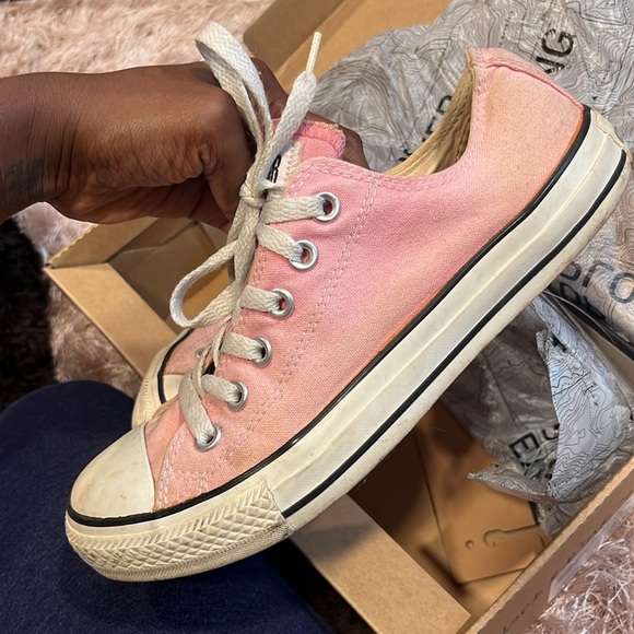 Pink Converses - Picture 4 of 4